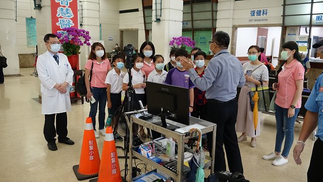 臺中榮總指導小朋友如何過「防疫新生活」