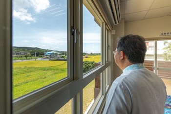 外社非營利幼兒園正式揭牌 體驗親子手染迎開學