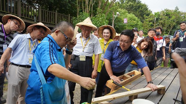 放暑假！柯市長視察臺北客家農場 推薦田園親子共融好去處！