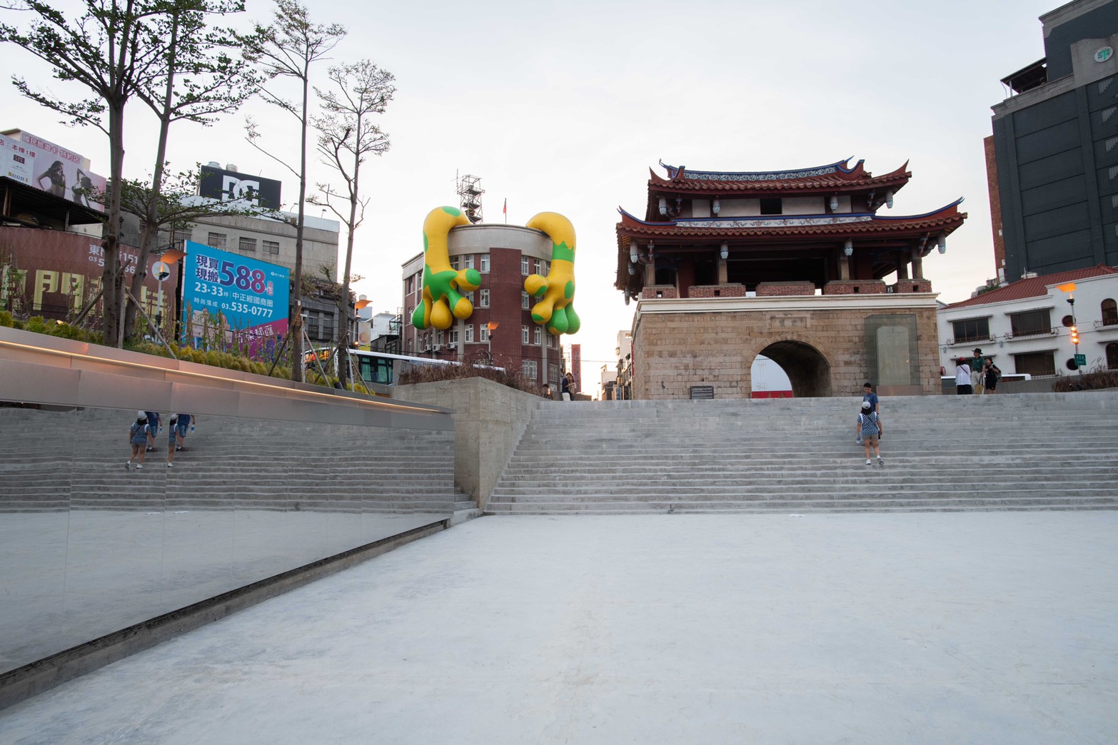 照顧員工 竹市府近400名臨時人員明年加薪800元 後年月薪達3萬元 照顧員工 竹市府近400名臨時人員明年加薪800元 後年月薪達3萬元