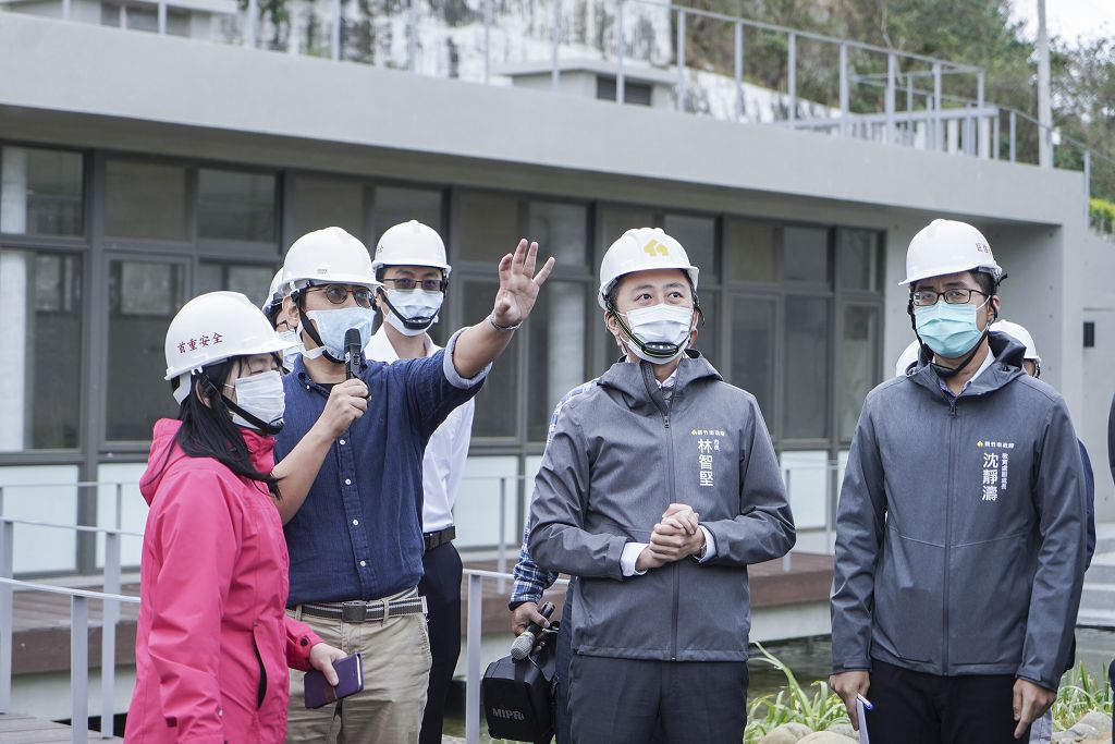 香山國小百一十風華永續 副市長沈慧虹開啟時光寶盒相約二甲子校慶再相會 香山國小百一十風華永續 副市長沈慧虹開啟時光寶盒相約二甲子校慶再相會