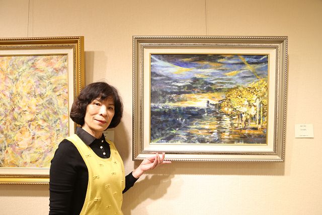 顏鳳英從作家跨界藝術　畫筆豐彩揮灑人生書頁