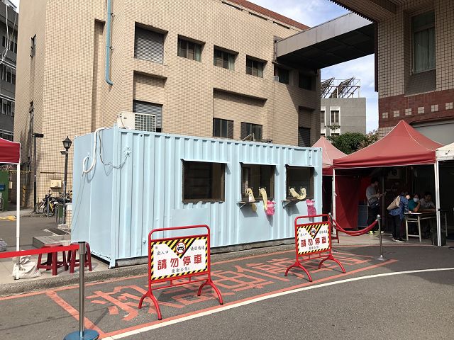 臺中醫院快篩服務每日限額60名　醫呼籲:高風險者才來篩
