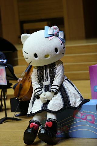 山海屯城藝起聽 HelloKitty陪您迎向2022