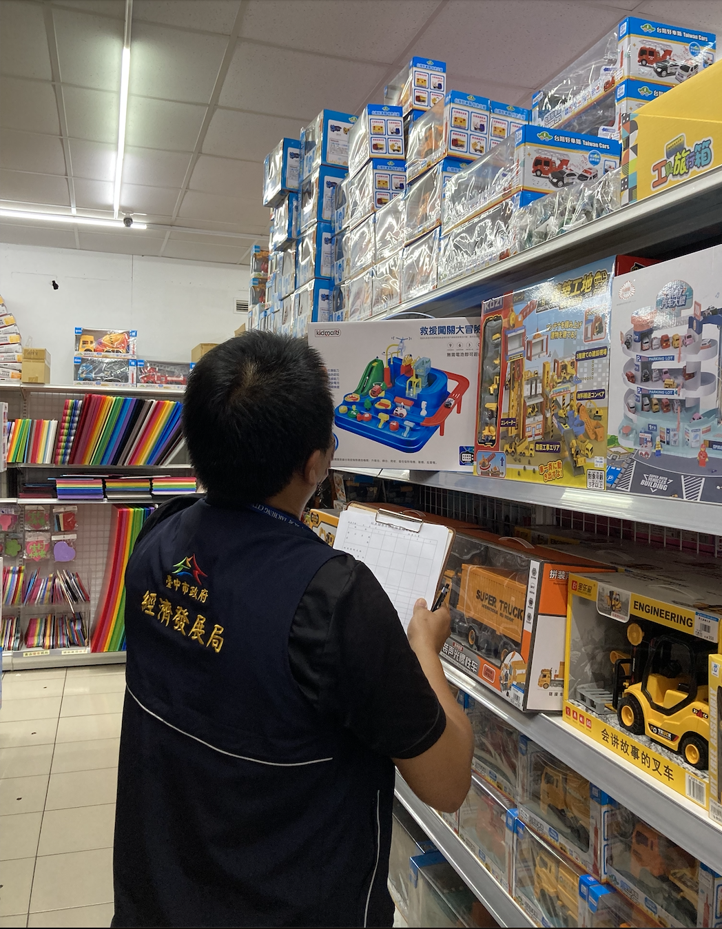 中市經發局抽查玩具 要求不合格商品限期改善 1 中市府抽查玩具 5件不合格商品限期改善