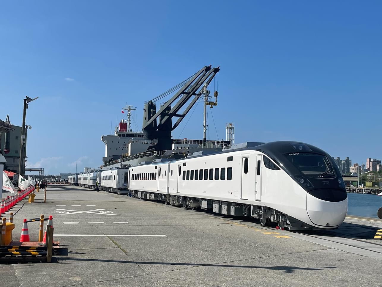 600輛「新自強號」EMU3000型列車車廂順利於花蓮港完成卸載