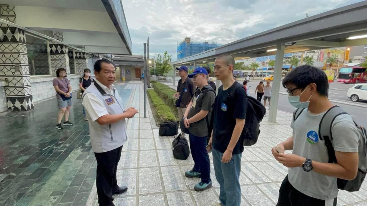 晨曦中歡送役男入營 花蓮軍友站關懷叮嚀