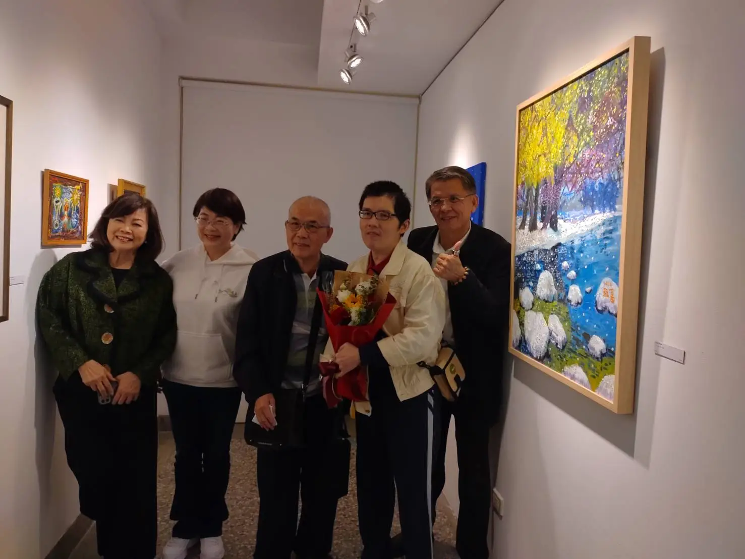 用藝術綻放生命之光 光之譜：藝術家新作聯展12/21溫暖展出