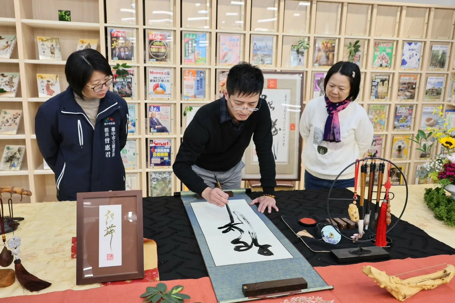 手機借書真便捷  優化北屯圖書館 張副秘書長：打造全齡友善智慧閱讀環境