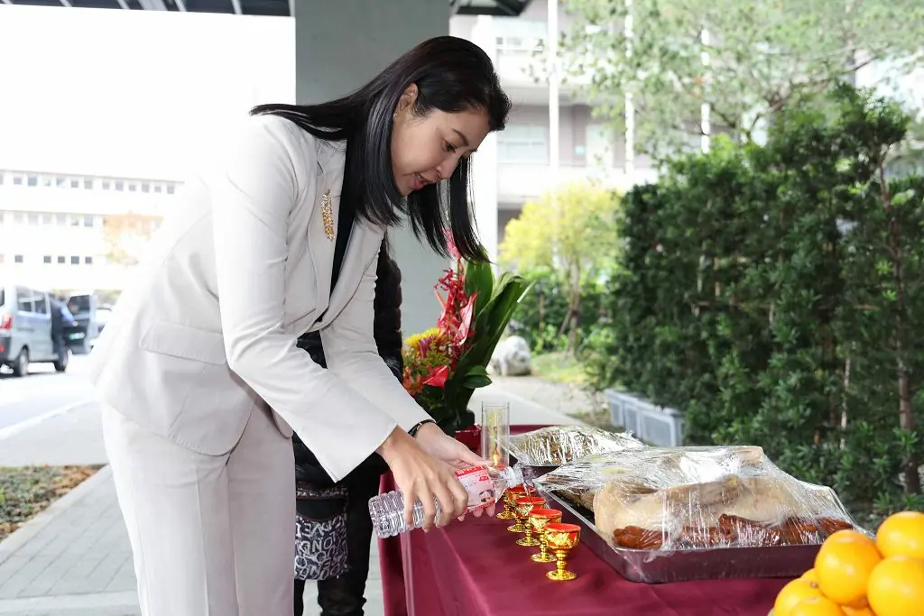 縣府歲末尾牙祭典 許縣長祈願人、事平安順利