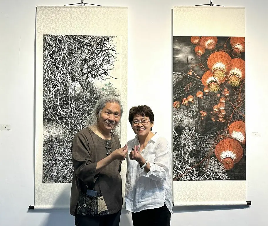 從美髮師到水墨畫家 劉素惠黑韻個展演繹多元墨色繽紛層次 從美髮師到水墨畫家 劉素惠黑韻個展演繹多元墨色繽紛層次