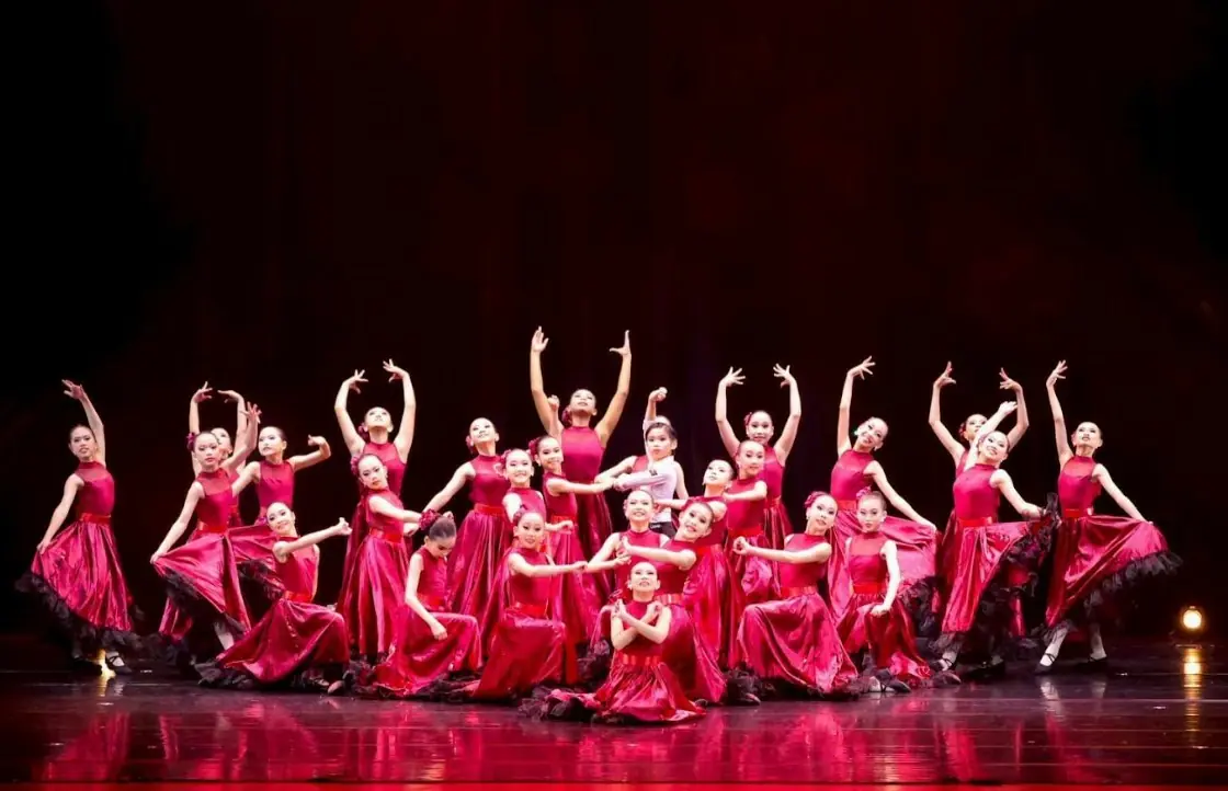 歡慶民富國小舞蹈班40週年 「舞吧40」創新舞蹈饗宴展現厚實藝術底蘊 邱臣遠代理市長:113年加碼補助390萬支持 歡慶民富國小舞蹈班40週年 「舞吧40」創新舞蹈饗宴展現厚實藝術底蘊 邱臣遠代理市長:113年加碼補助390萬支持