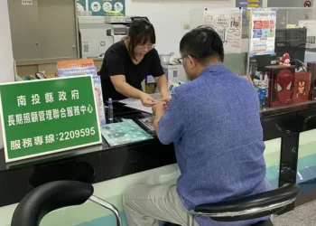 80歲以上長者申請外籍看護簡化流程 免經長照審查