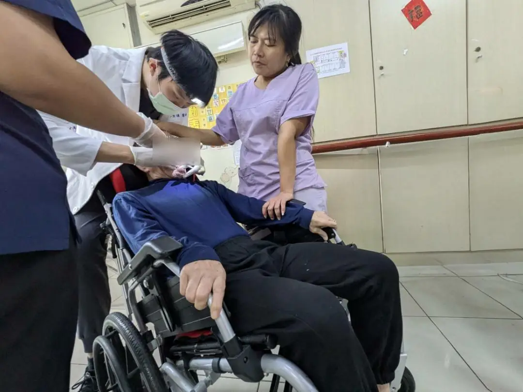 李牧謙醫師前進至善園 守護精神科住民的口腔健康 1 203bab8001257b6