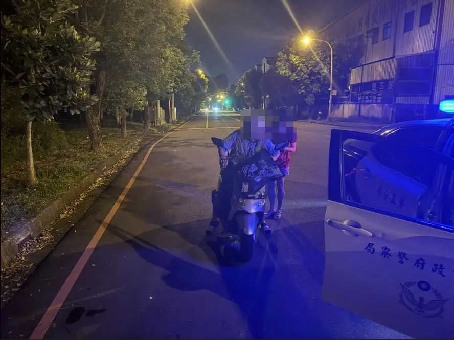 暖警助尋迷途翁9旬老翁騎車迷路 警循線尋獲平安返家 暖警助尋迷途翁9旬老翁騎車迷路 警循線尋獲平安返家