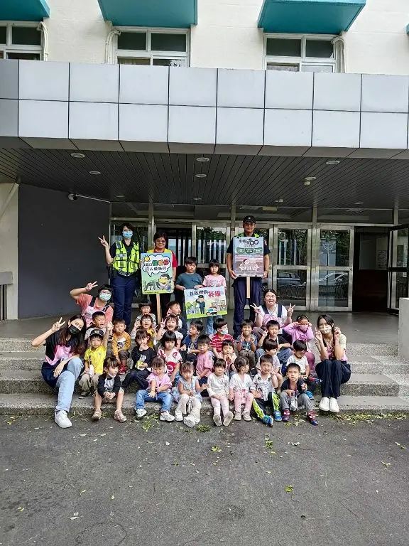 警察哥哥姐姐走進教保中心 陪學童學防身、識危機好安心 4 9fa7c28dca14e98