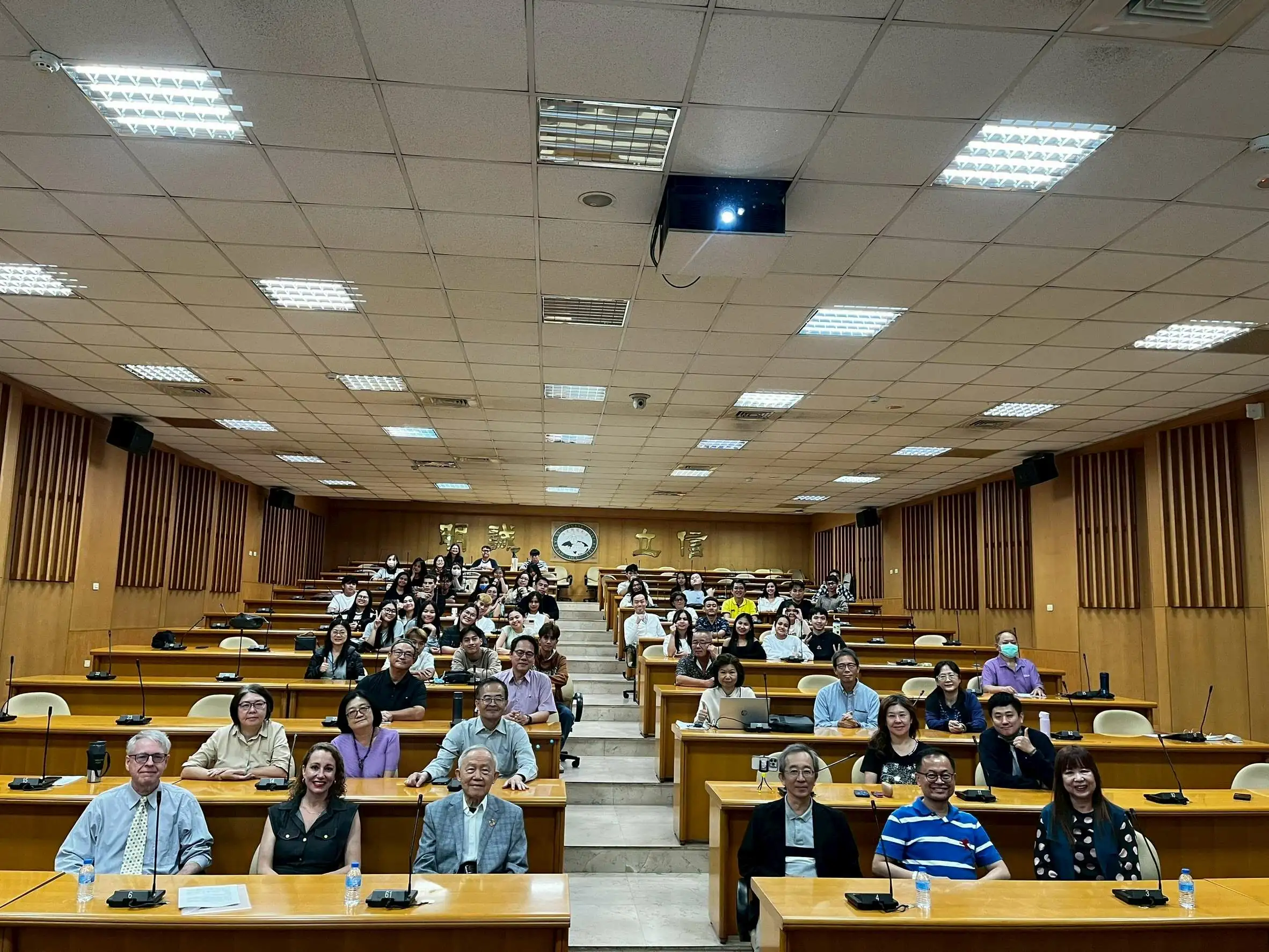 僑光科大深化國際鏈結 前歐洲議員談AI倫理與教育合作