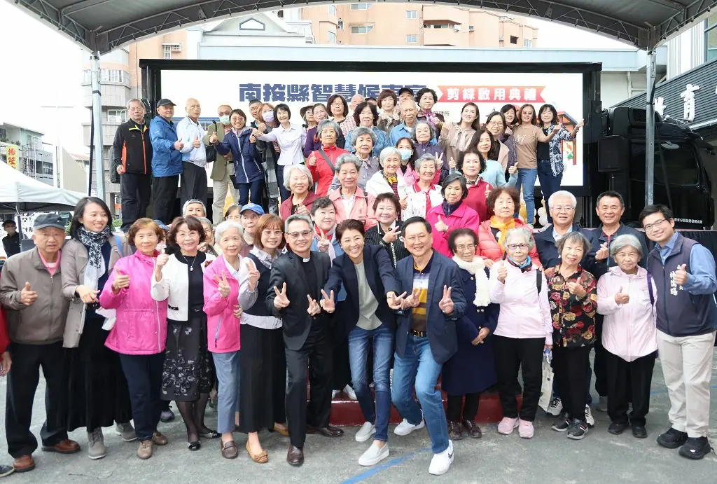 南投打造智慧候車亭！大觀站啟用　按一下燈亮司機就知道有人要搭車