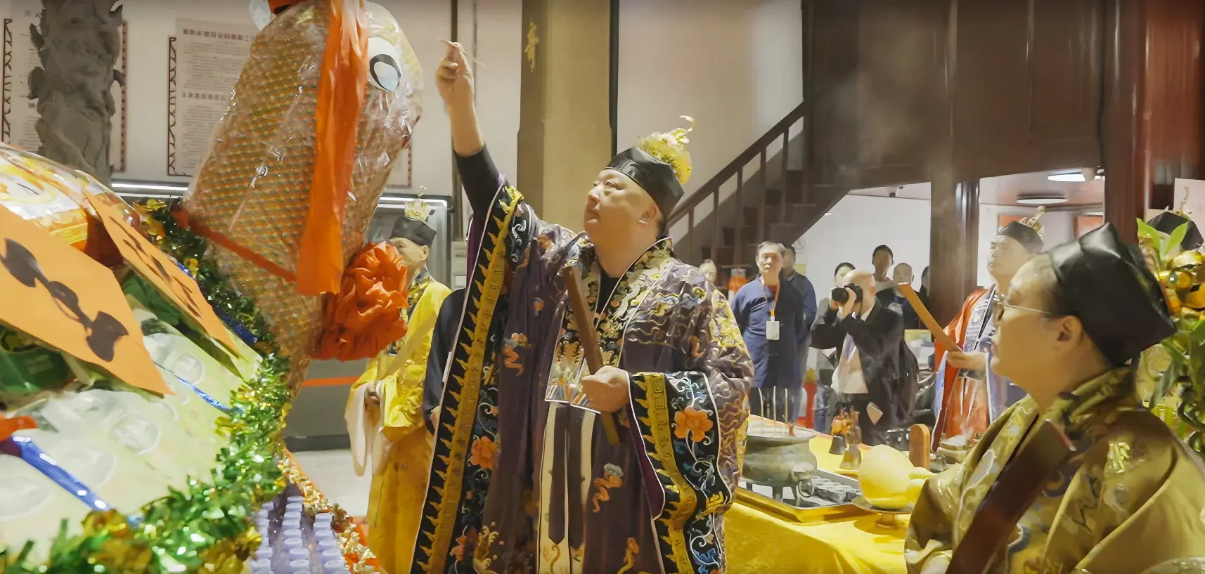 千年非遺煥新顏 巨型米龜亮相福州上下杭 8.4噸米龜展示傳統祈福文化 12月22日舉行起龜分福活動 2 5d9a1e6bd70e224 e1763274921495