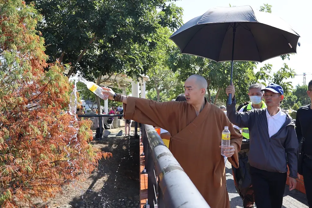功德山台中遍灑三千 祈願社會安定與人心光明 1 a2ef406e2c2351e