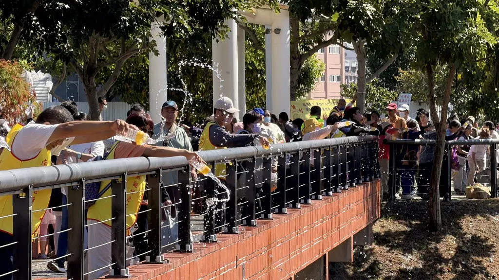 功德山台中遍灑三千 祈願社會安定與人心光明 2 e45ee7ce7e88149