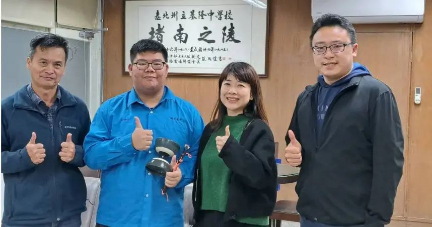 王同學不向弱勢低頭，立志當一輩子義工回報社會的愛。（圖／基隆高中提供）