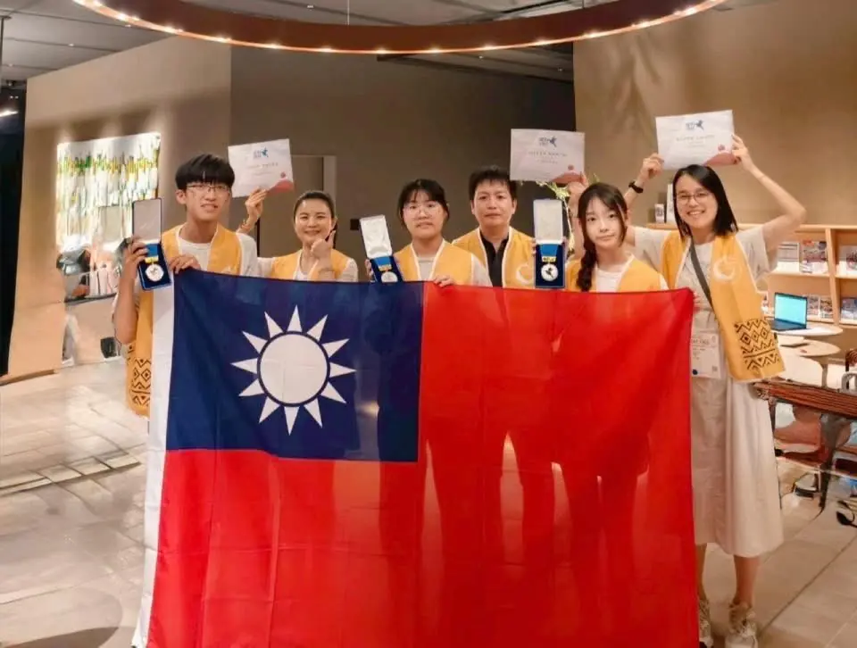 基隆商工的學生憑藉跨領域專業合作與創新精神，在競爭激烈的比賽中脫穎而出連續多年獲獎，證明技職教育的實力與價值。