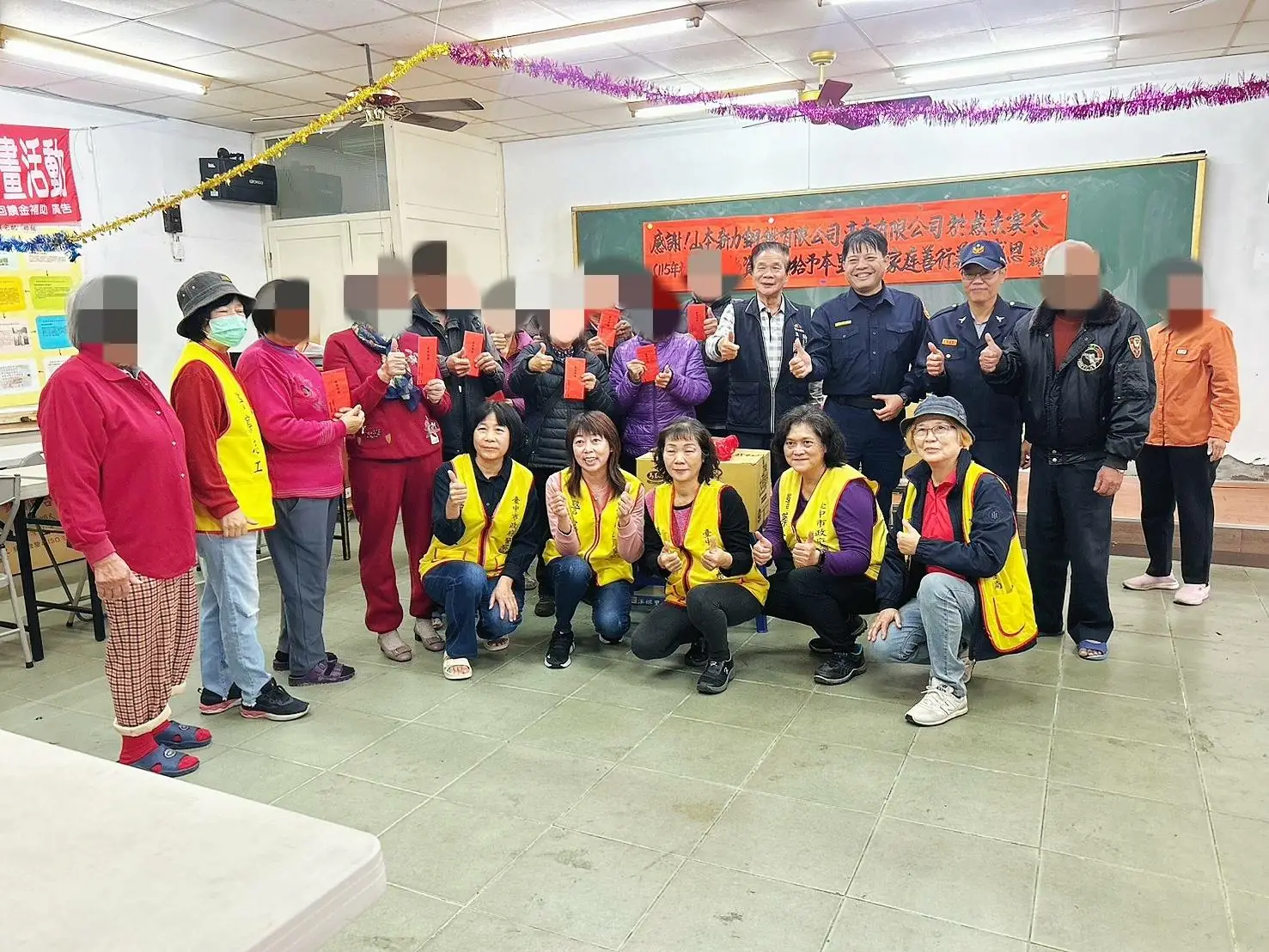 春節前送溫情 烏日溪埧里發放物資慰問金助弱勢 春節前送溫情 烏日溪埧里發放物資慰問金助弱勢