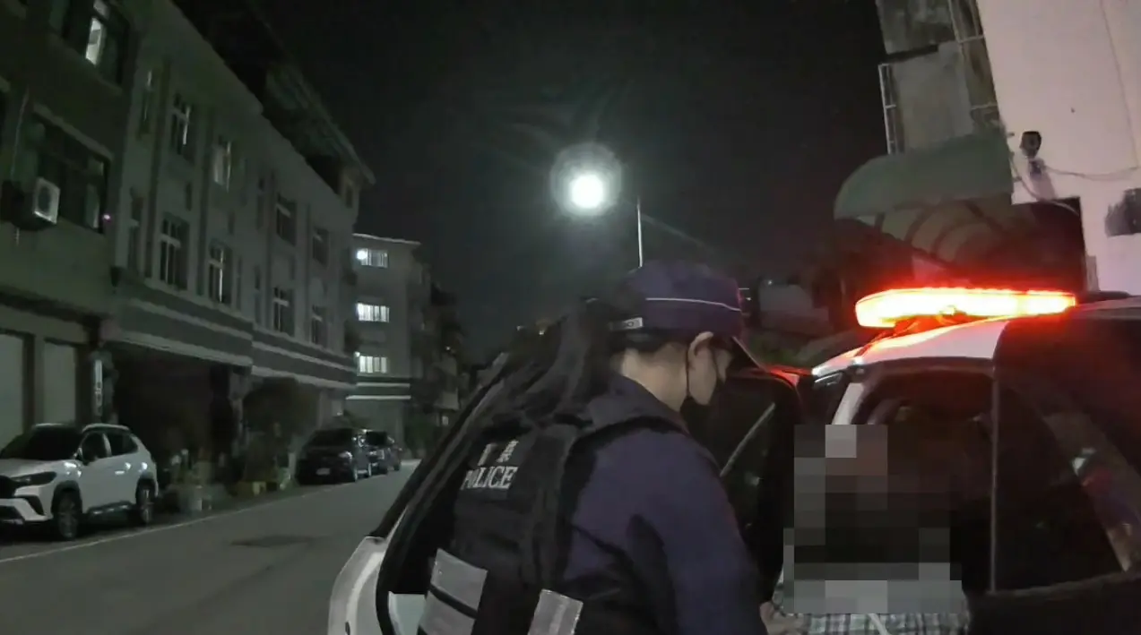68歲婦忘返家路　北屯警靠收據神救援平安回家