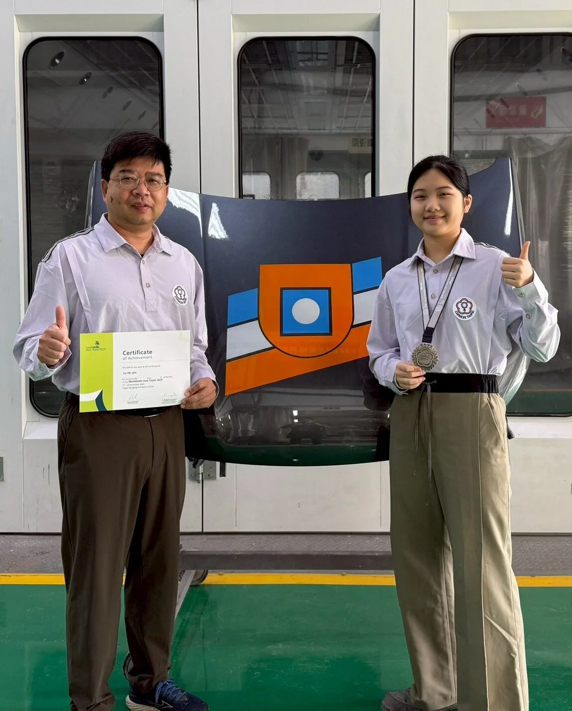 民雄農工游朝煌教師深耕技職教育32年 培育汽車噴漆競賽國手有成  榮獲師鐸獎殊榮  